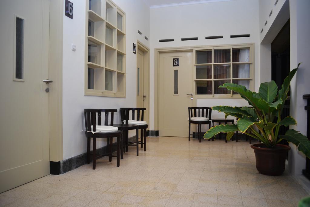 Srikandi Guesthouse Malang Dış mekan fotoğraf